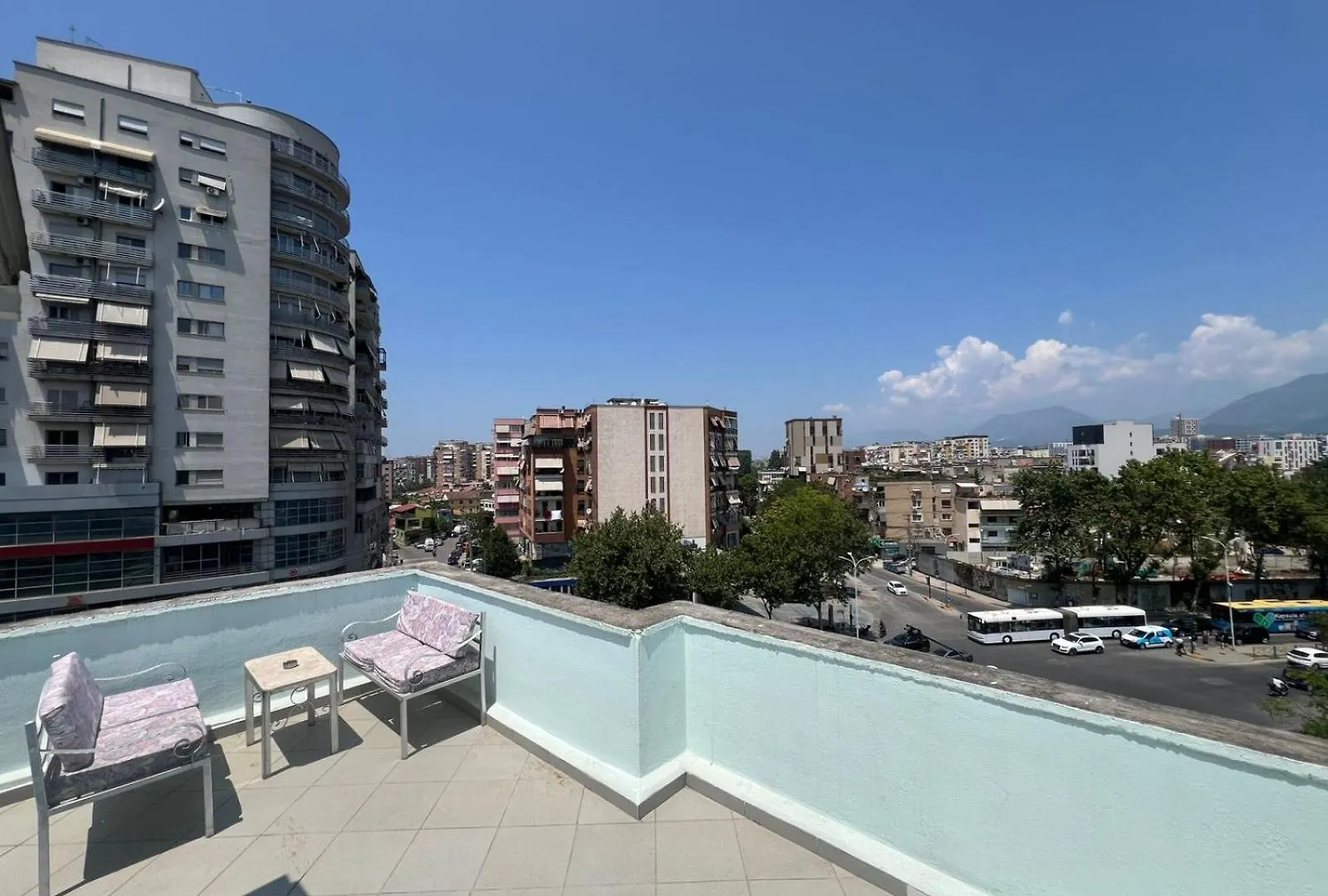 Rooftop - Your Home Tirana 0*,  Albânia